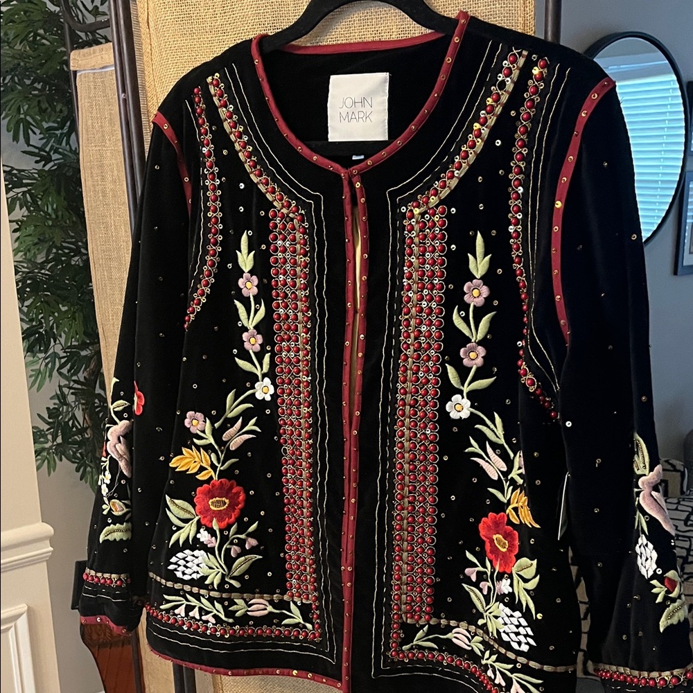 John Mark Black Velvet Jacket with Floral Embroidery. Size L. NWT